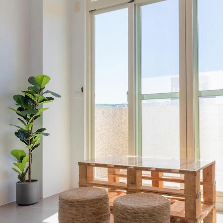 Moonlit Corner Apartment Taitung Екстериор снимка