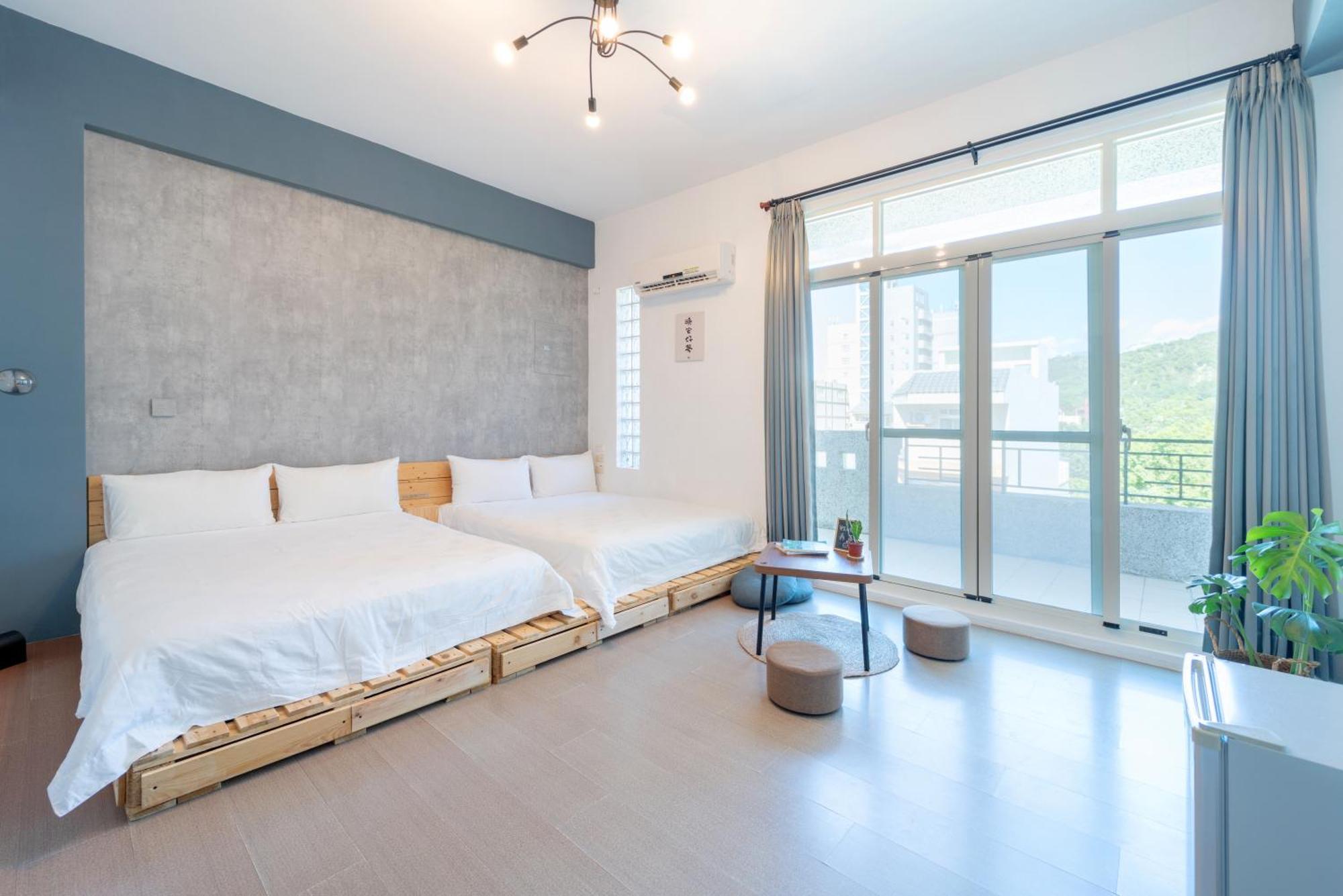 Moonlit Corner Apartment Taitung Екстериор снимка