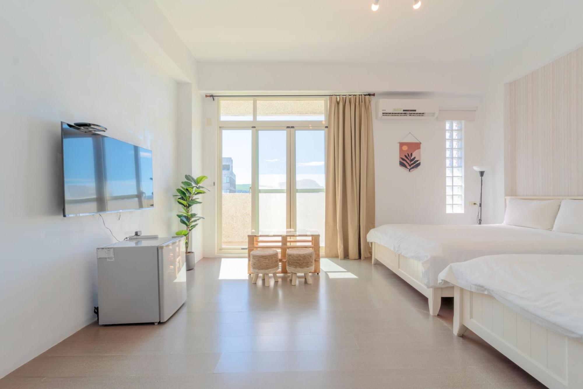 Moonlit Corner Apartment Taitung Екстериор снимка