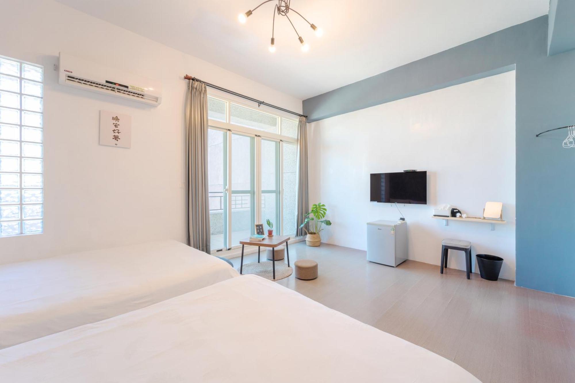 Moonlit Corner Apartment Taitung Екстериор снимка