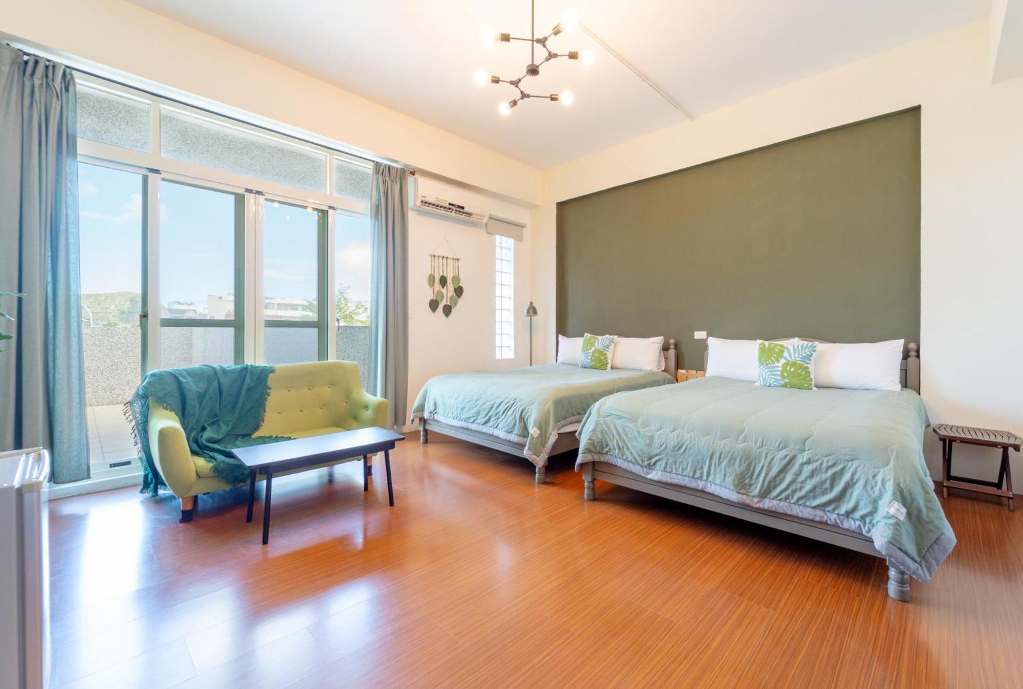 Moonlit Corner Apartment Taitung Екстериор снимка