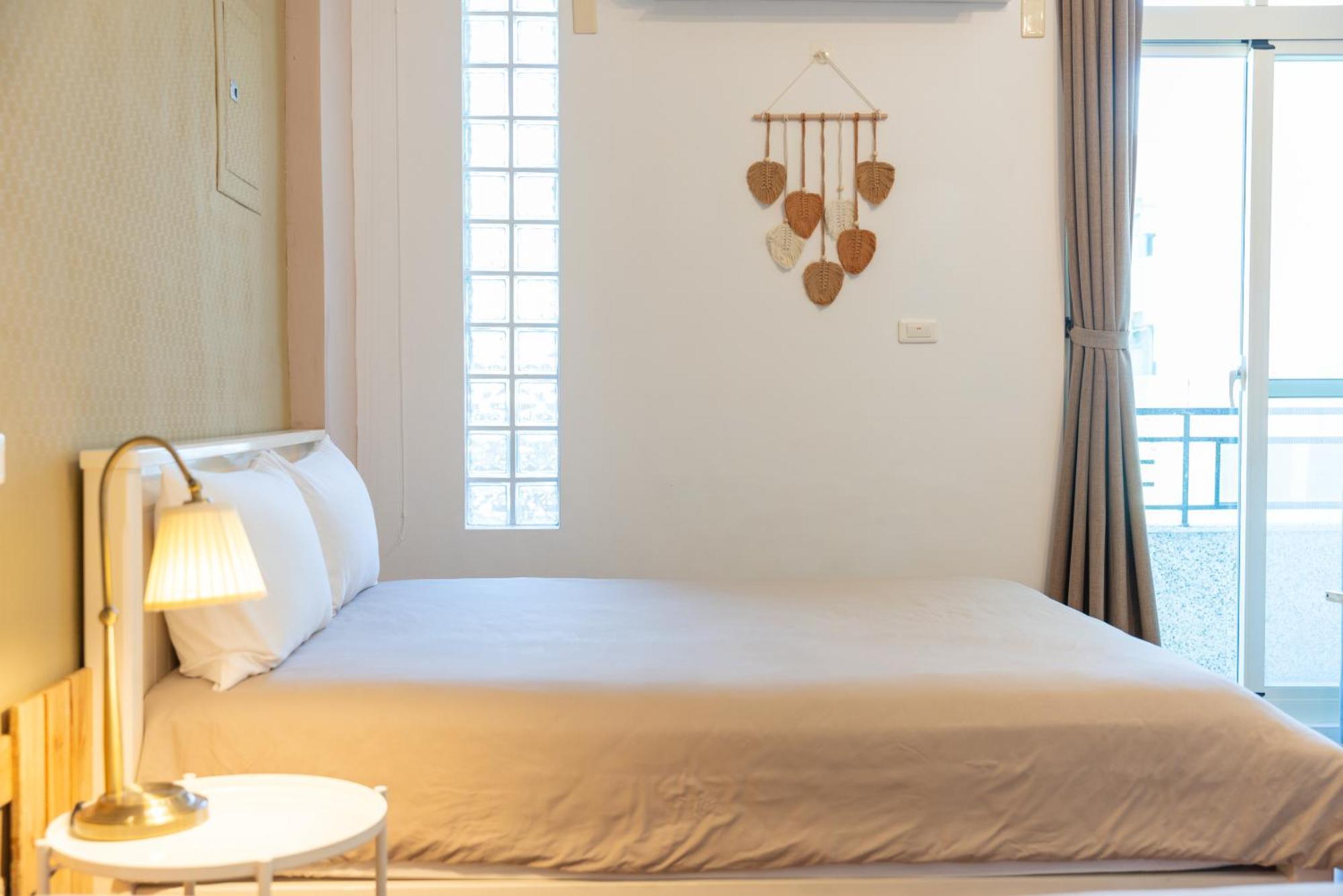 Moonlit Corner Apartment Taitung Екстериор снимка