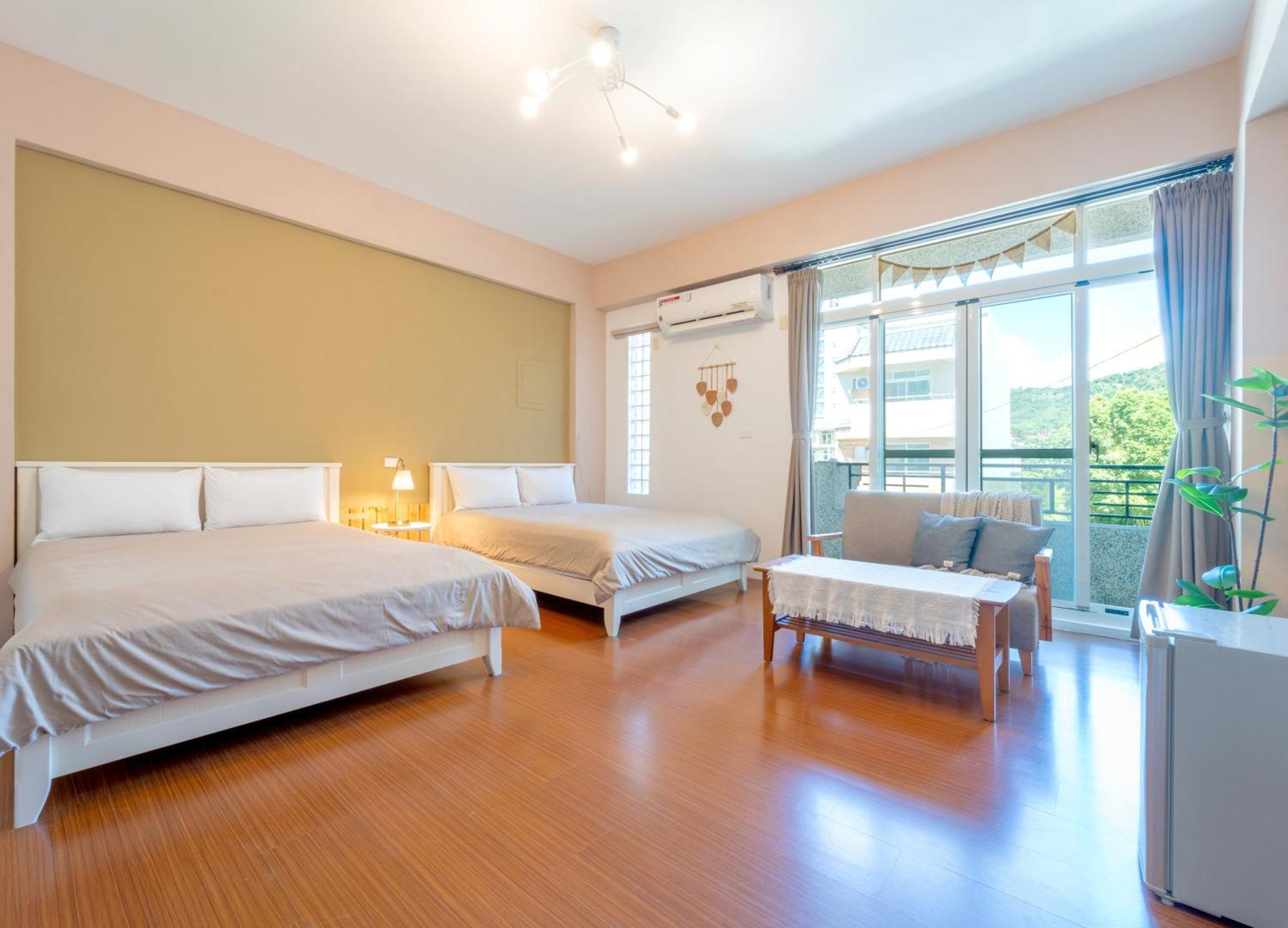 Moonlit Corner Apartment Taitung Екстериор снимка